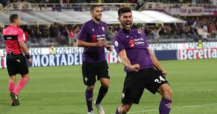 En medarbejder, der holder hovedet højt, selvom det bider lidt til tider, fortjener lønforhøjelse for at spille med.. Christian Norgaard Fik Debut For Fiorentina I Storsejr Fodbold Sport
