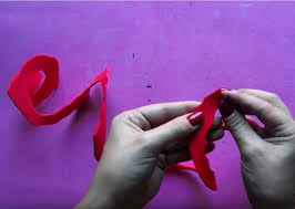 Con láminas de goma eva se pueden elaborar bonitas manualidades. Tutorial Para Crear Tus Propias Flores De Goma Eva