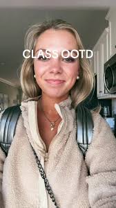 Coming @elliechurch !!! #classootd