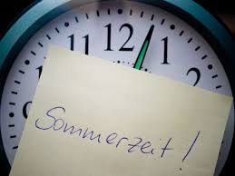 Stellen sie ihre uhren in der nacht von samstag auf sonntag, den 31.10.2021 früh von 3 uhr auf 2 uhr zurück! Zeitumstellung Sommerzeit So Musst Ihr Sonntag Die Uhren Umstellen Service