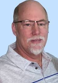 Russell Schreck's Instagram, Twitter & Facebook