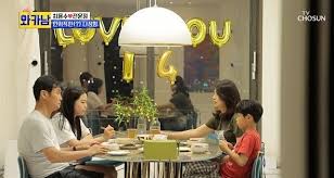 만년 중하위권을 맴돌던 제프 유나이티드는 최용수 버프를 톡톡히 받아 일약 3위까지 뛰어올랐다. Ewjwnlh46np9hm