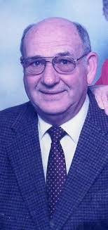 Lyle Bates's Instagram, Twitter & Facebook