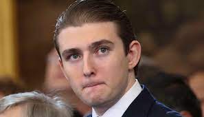 Ryktene svirrer rundt presidentens yngste sønn Barron Trump: - Fått seg kjæreste