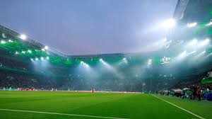 Die fans von borussia mönchengladbach sind über die entscheidung von marco rose, im sommer zu borussia dortmund zu wechseln, alles andere als erfreut und tun ihren ärger mit einem transparent. Pappfiguren Fur Den Schein Gladbacher Fans Werden Kreativ Kicker