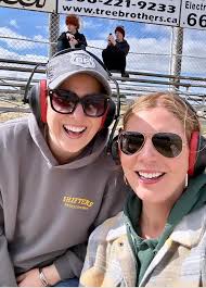 We miss you, Leslie Where have you been??????