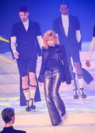 The trailblazing french couture label premiered jean paul gaultier classique for women in 1993. Mylene Farmer Electrise Les Fans Au Defile Jean Paul Gaultier