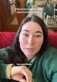 Influencer Moved into Claudias Old Apartment