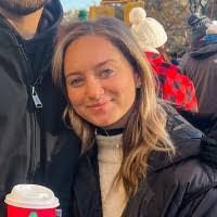 Lori Magee's Instagram, Twitter & Facebook