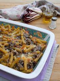 In un pentolino abbastanza capiente, versa un filo d'olio extra vergine di oliva e prepara un soffritto con il cipollotto. Pasta Al Forno Con Radicchio E Pancetta Il Sollucchero Una Mamma In Cucina Ricette Pasta Al Forno Pancetta