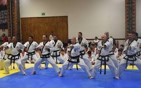 Los colores de los cinturones de taekwondo se refieren al grado de aprendizaje del practicante. Consiguen Su Cinta Negra Diario De Queretaro Noticias Locales Policiacas De Mexico Queretaro Y El Mundo