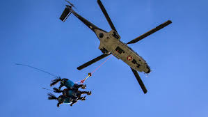Die vier dressurpferde der deutschen. Auf Vier Hufen Durch Die Luft Schweizer Armee Lasst Pferde Fliegen