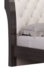 In bedroom section you will find modern platform beds, modern bedroom sets, italian classic and traditional beds, nightstands, chests, mirrors and dressers. Global United Paris 4pc Bedroom Set In Beige Color