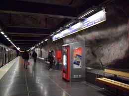 Dramaserien tunna blå linjen har premiär den 17 januari år 2021 i svt1 och på svt play. Stockholms Tunnelbana Fridhemsplan Bla Linjen