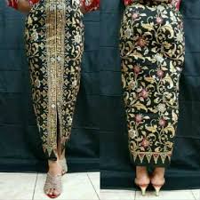 .belah samping, rok belah belakang, pola rok belah depan, model rok belah delapan, rok kebaya belahan samping, model rok kebaya wisuda, rok 32 model rok songket modern paling bagus tahun 2019. 24 Rok Span Batik Belah Samping Info Terpopuler