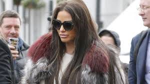 In 2004, and they had two children before splitting in 2009. Katie Price Nennt Peter Andre Einen Heuchler