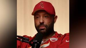 Harvey Norman boss Gerry Harvey has a message for short seller: 'Piss off!'