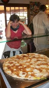 Dried sage will make the bread taste musty, which is unacceptable. Contemplazione Della Focaccia Appena Sfornata Picture Of O Fugassa Recco Tripadvisor