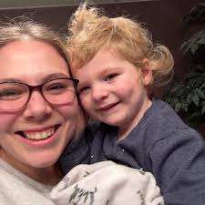 Are there any mom groups in Roseville, Michigan, for play dates and  socialization?