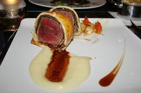 The exterior is a light, crisp, buttery crust, glazed a deep, shiny golden brown well we'll get to the mushrooms and foie gras, but for now i'm going to employ an idea i got from gordon ramsay's version of wellington: Beef Wellington Picture Of Gordon Ramsay Steak Las Vegas Tripadvisor