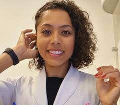 Dr. Ana Elisa Muniz Dias