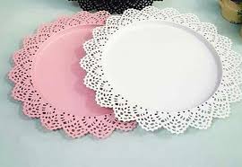 بيت العائلة on instagram صواني ايكيا الدانتيل الالوان المعروضة بالصور السعر ٥ الاف دينار يتوفر توصيل لكافة المحافظات بيت in 2021 decorative plates decor home decor