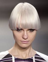 Coupe de cheveux femme tendance 2019 /احدث قصات وصبغات الشعر للنساء 2019 راائعة و جذابة. Coupe Au Bol Annees 60 20 Facons De Moderniser La Coupe Au Bol Elle