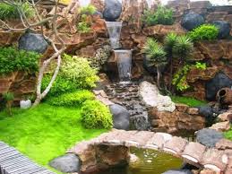 Ayunan di taman depan teras. 13 Desain Air Terjun Untuk Taman Di Halaman Rumah Anda