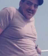 Robert Quell's Instagram, Twitter & Facebook