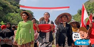 Hari kemenangan disambut dengan antusias yang besar oleh setiap rakyat di suatu negara, berikut perayaannya di lima negara. Tradisi Unik Memperingati Hut Ri 17 Agustus Di Sejumlah Daerah Tirto Id