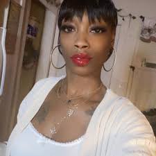 Erica Travis's Instagram, Twitter & Facebook