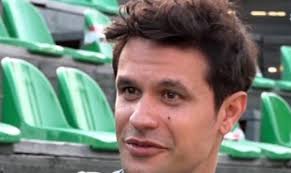 Ο ορφέας αυγουστίδης έχει σταματήσει να περιμένει ότι τα πράγματα θα πάνε καλύτερα. Orfeas Aygoystidhs Otan Hr8e H Mhtera Moy Stamathse Na Milaei Me Toys An8rwpoys Meta Apo 7 8 Meres Zappit