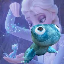 A tiny salamander who expels fire both from his mouth and his body, bruni is first introduced as a threat to the enchanted forest. Frozen 2 New Fire Lizard Plush Doll 2 Fever Anna Elsa Princess Snowman Plush Doll For Children S Birthday Real Life Plush Aliexpress