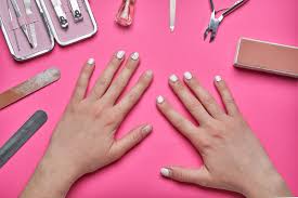 If you're trying to remove your acrylic (and even gel) nails without damaging them, try these three easy tutorials for diy removal without going to the salon. Diy Manicure How To Remove Acrylic Nails At Home