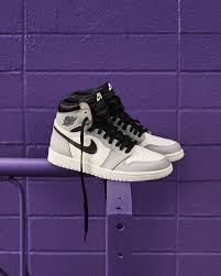 Nike Air Jordan 1 Mid M Light Smoke Grey Black White 