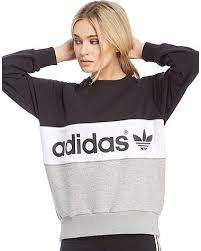Black And White Sweatshirt Womens The Perfect Blend Of Chic Style And Supreme Comfort Check Out This Womens Authentic Crew Sweatshirt From Adida Sweatshirts Women Sweatshirts Trendy Sweatshirt