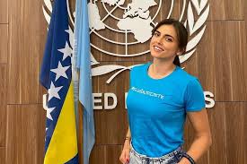 Edin džeko iznenadio suprugu za rođendan! Amra Dzeko U Kampanji Unicef A Zelim Svakom Djetetu Ljubav Toplotu I Sigurnost