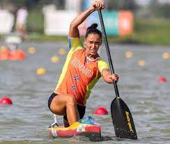 Calm protected water to the left down spa creek, more open water and the chesapeake. Stefanica Ursu Canoe Sprint Athlete