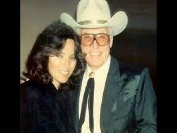 Clayton moore, an experienced movie serial actor wore the famous mask for 221 half hour episodes. Lone Ranger Clayton Moore Was Robbed With Dawn Moore Youtube