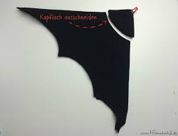 Diy vampire fangs vampirzähne einfach selber machen #typischsissi. Tutorial Fledermaus Poncho Perfekt Fur Halloween
