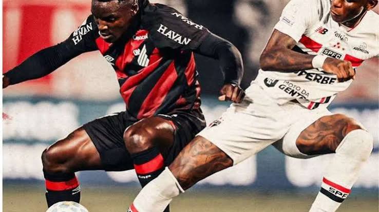 S&atilde;o Paulo leva virada do Athletico-PR em casa e perde posi&ccedil;&atilde;o no Brasileir&atilde;o