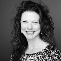 Julie Betts's Instagram, Twitter & Facebook