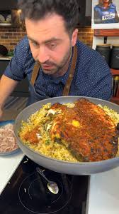 ما في أطيب من هيك سمك مشوي على الطريقة العُمانية . تتبيلة السمك: بندورة،  بصل أخضر، بصل أبيض، شبت أخضر فلفل أخضر حار، صلصة بندورة، ثوم ليمون، زيت  زيتون، ملح، فلفل أسود