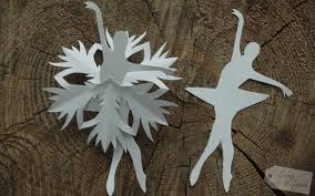 Schnowflake Ballerina Diy Papier Ballerina Anleitung Mit Bildern Selbstgemachte Weihnachtsdekorationen Diy Weihnachtsdekoration Weihnachtsdeko Selber Machen
