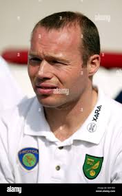 Football head head shot simon charlton hi-res stock photography and images 