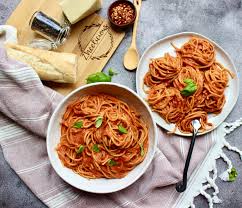 Cheesy Spicy Pasta Easy Recipe In 2020 Easy Meals Easy Pasta Spicy Pasta