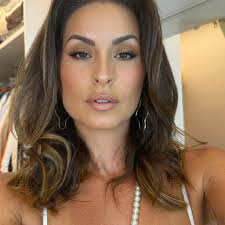 SAIUUUU vídeo no Canal! 🤍 O que vou levar na Malinha Maternidado do  @babyjoaquimminelli 🤍🫒🦊 . #VemVer e já comenta por lá! 🤍 <<link bio>>  #TáChegando #AQualquerMomento Aproveitando essa fotinho para babar