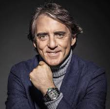 Roberto mancini has built an italy team with a strong group identity and a good mix of veterans and exciting younger talent. Roberto Mancini Auguri Per Un Felicissimo Natale