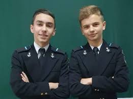 Colegiul national militar mihai viteazul din alba iulia, o istorie de 100 de ani, scoala militara pentru mii de tineriunitatea de invatamant, una dintre cele mai prestigioase din judetul nostru, colegiul national militar mihai viteazul alba iulia aniverseza un secol de la infiintare, prilej cu care va avea. Vrei SÄƒ Studiezi Intr Un Liceu Militar IatÄƒ Ce Trebuie SÄƒ È™tii Educatie Privata