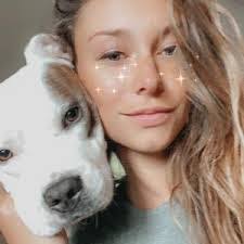 Leanne Kline's Instagram, Twitter & Facebook